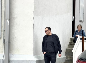 EKSKLUZIVNO: Uslikali smo Kaspera ispred "Laze" nakon posete Mini Kostić - Sav u crnom, bled, OTKRIO JEDNU JEDINU INFORMACIJU