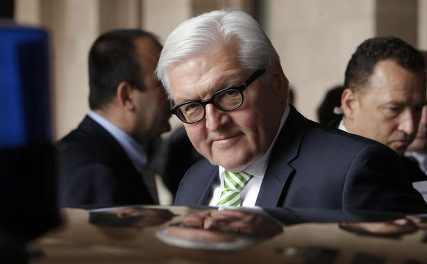 Steinmeier tłumaczy się ze słów o "wymachiwaniu szabelką" przez NATO