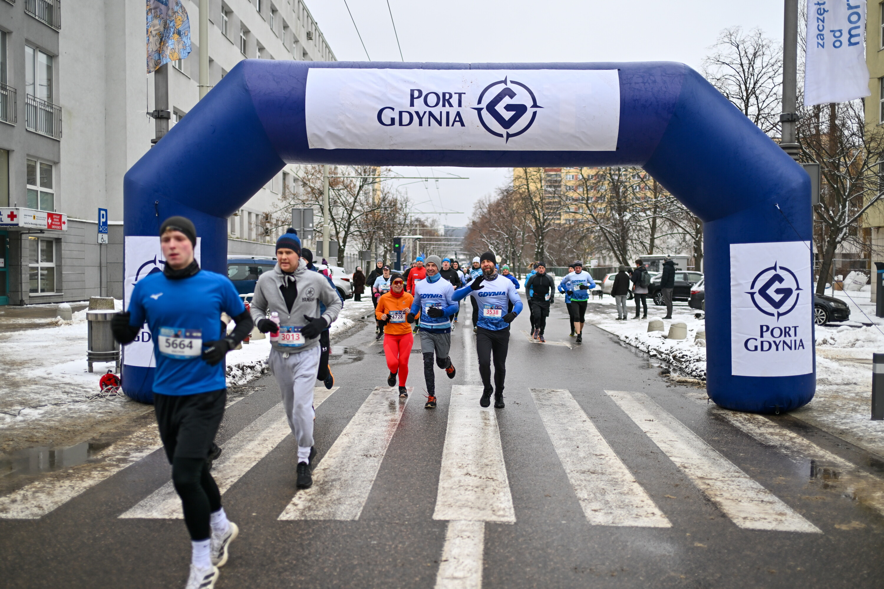 10 tysięcy osób w biegu rocznicowym - Gdynia świętuje 100 lat praw miejskich