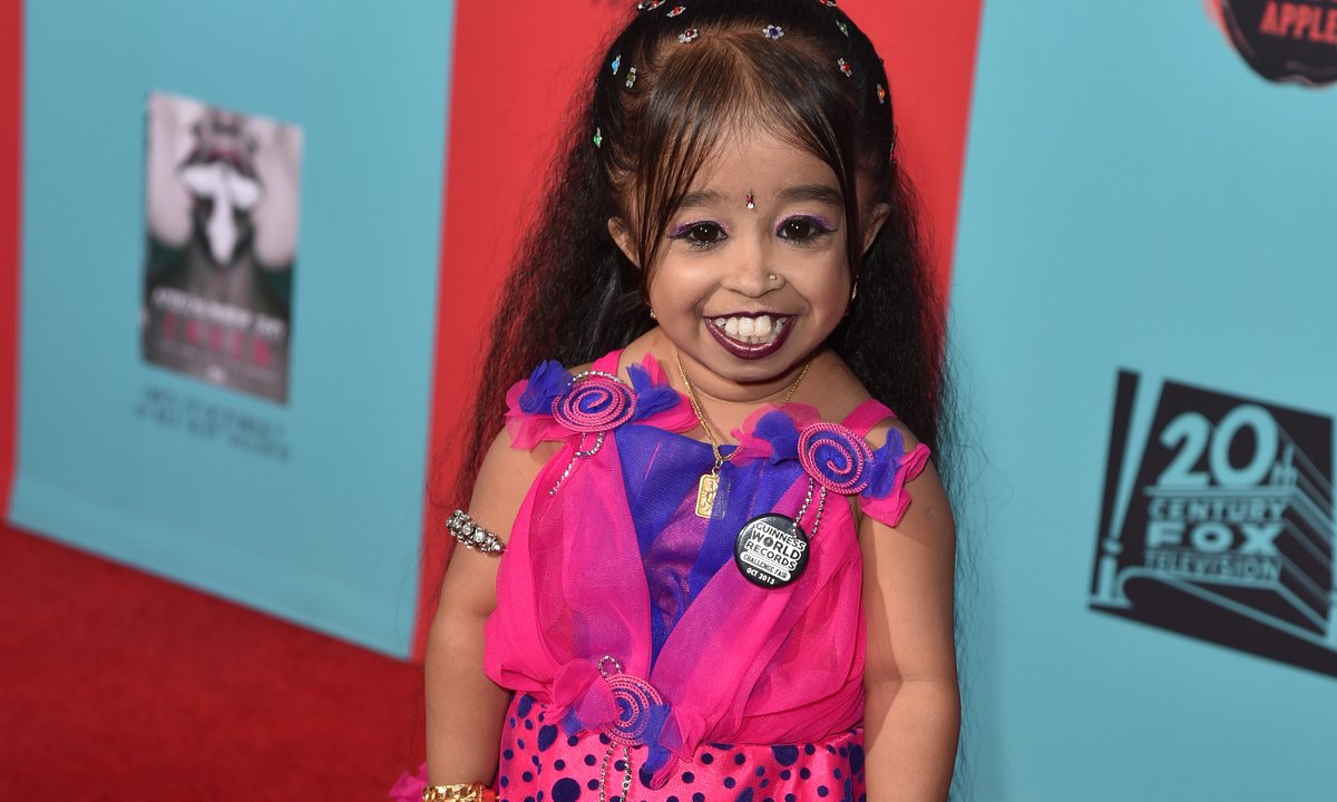 Najmniejsza kobieta świata ma 32 lata. Jak dziś wygląda Jyoti Amge?