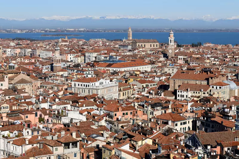 Wenecja przyciaga turystów jak magnes