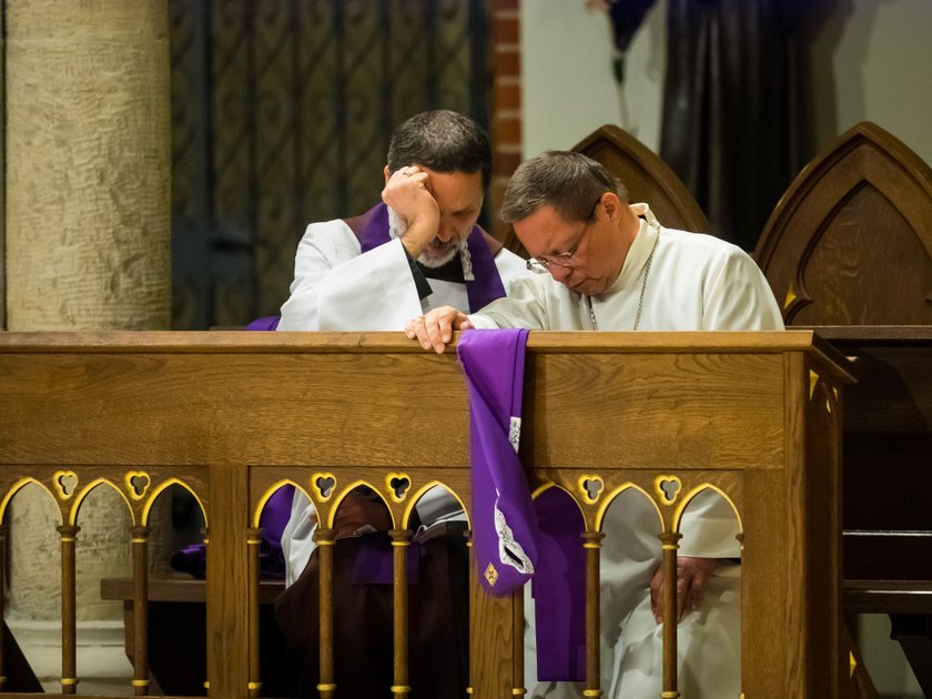 "Wyznajemy, że chroniliśmy winowajców i uciszaliśmy krzywdzonych". Mocne słowa abp. Rysia o pedofilii