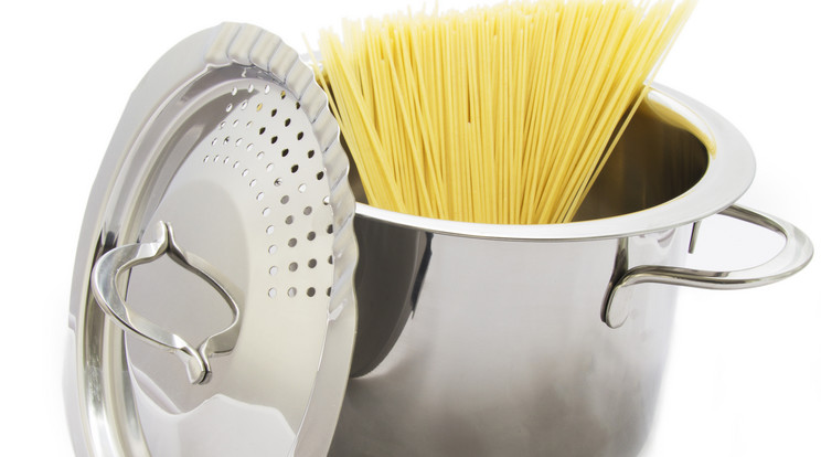 Miért nem lehet két darabra törni egy spagettitésztát? / Fotó: Shutterstock