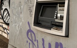 od lutego 2026 r. korzystanie z bankomatów bedzie drozsze. visa i mastercard podnoszą ceny