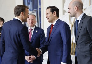 Emanuel Makron, Marko Rubio i Stiv Vitkof u Parizu 17. aprila