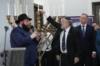 Rabin Schudrich w Sejmie: Nie mogą zgasić naszego światła, ponieważ stoimy razem