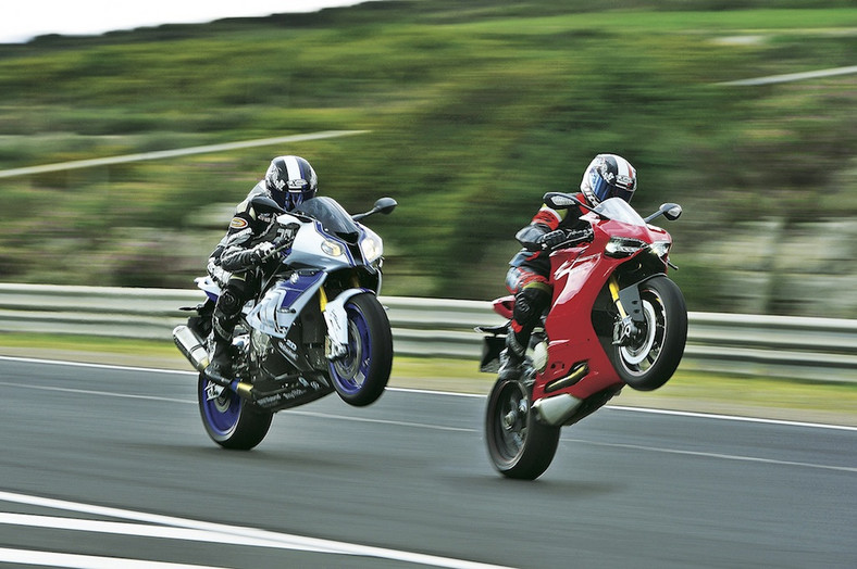 Ducati Panigale S, BMW HP4