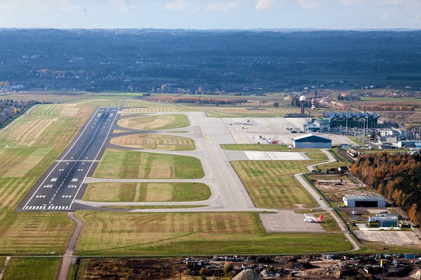 Gdansk . Widok z lotu ptaka - Port Lotniczy im. Lecha Wałęsy. (1)