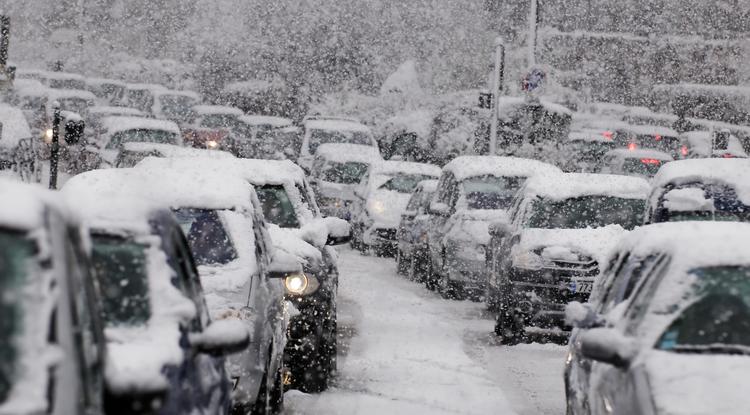 Holnap senki ne üljön autóba! A Magyar Közút is figyelmeztetést adott ki az ónoseső miatt Fotó: Getty Images