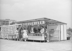 Nostalgiczny QUIZ o życiu w PRL. Będzie 100 proc. normy? Uważaj na ostatnie pytanie