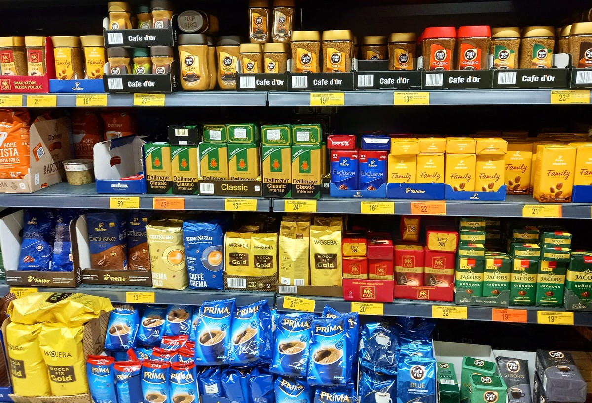 Tulce,,Poland,-,2,September,2024:,Biedronka,Supermarket,Interior,