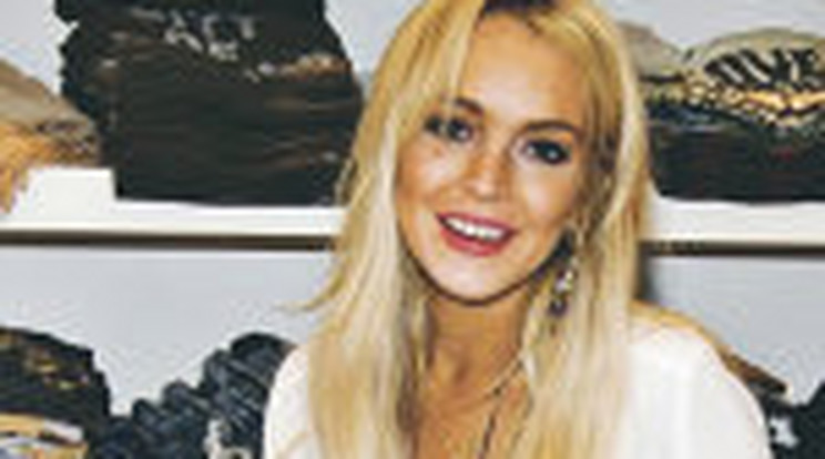 Lindsay Lohan élvezi a házi őrizetet