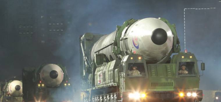 "Rakieta-potwór" - Korea Płn. pokazała przerażający pocisk, największy tego typu