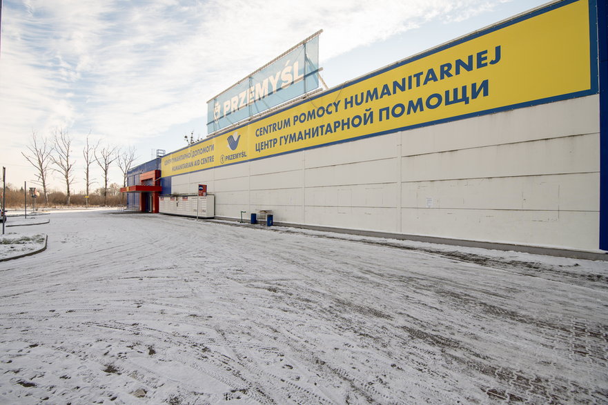 W hali Tesco w Przemyślu powstało Centrum Pomocy Humanitarnej