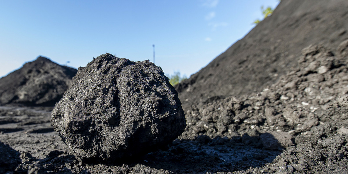 Rozporządzenie rządu w sprawie obniżenia norm jakościowych węgla ma obowiązywać do kwietnia 2023 r.
