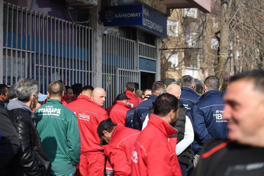 Komunalci kao i ostali Srbi sa KiM mogu da podignu samo po 10.000 dinara u banci