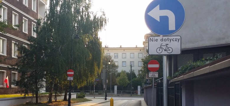 Bareja wiecznie żywy. Stołeczni drogowcy w akcji