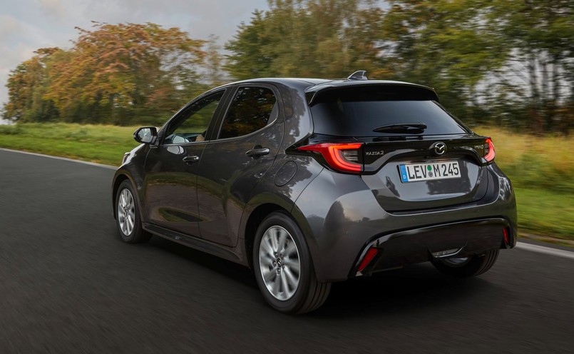 Mazda 2 nowej generacji została hybrydą