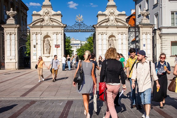 Odlazak u penziju zavisi od broja dece? Stigao ekspresan i žestok odgovor ministarke: Poljsku potresa skandal veka
