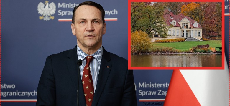 Radosław Sikorski jest krezusem. Dworek z parkiem i stawem to tylko część jego majątku