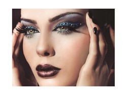 Kobiecość z rockowym pazurem: makijaż na Sylwestra 2013