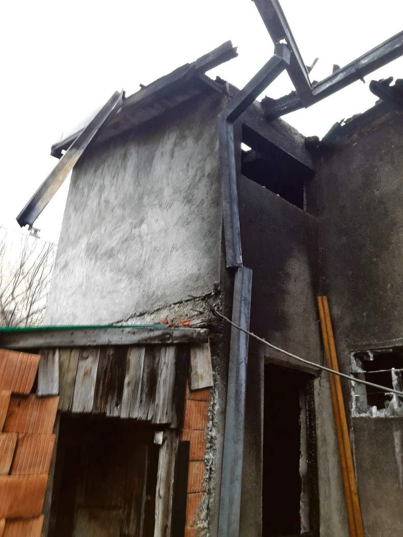 Kuća u Učiteljskom naselju na Zvezdari potpuno je izgorela