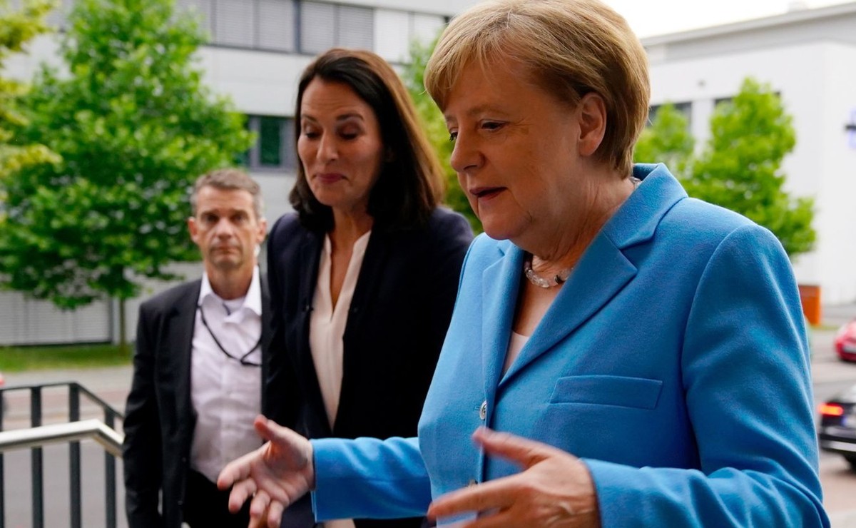 Po wygranych przez eurosceptyków wyborach w Austrii i Włoszech o porozumienie na poziomie europejskim może być jednak równie trudno, co o załagodzenie sporu kanclerz z własnym ministrem.