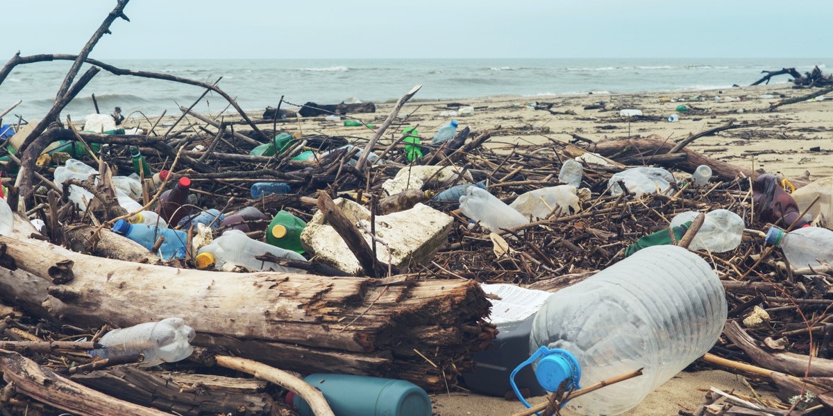 Plastik jest odpowiedzialny za 3,4 proc. globalnych emisji gazów cieplarnianych