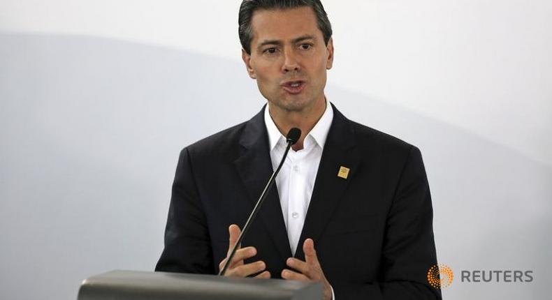 Mexico president wants officials probed after drug boss Guzman's jailbreak