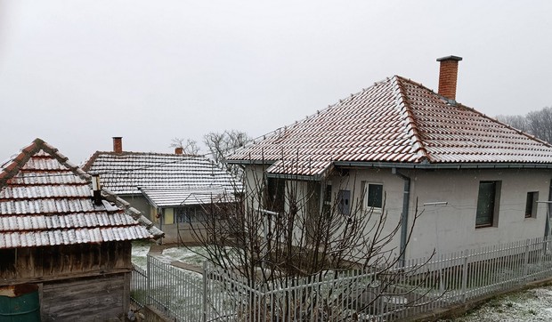 Slobodan prodaje kompletno domaćinstvo po neverovatnoj ceni