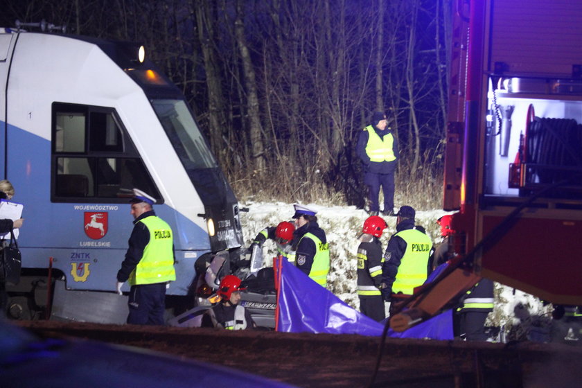 Tragedia na przejeździe kolejowym w Rzeszowie. Dwie osoby nie żyją