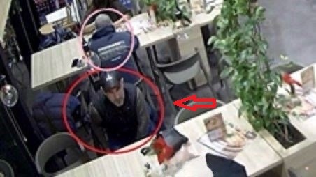 Policajti pátrajú po totožnosti muža