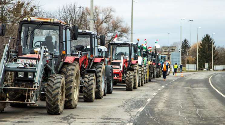 A záhonyi gazdatüntetéshez hasonlóan, Budapestre is minden bizonnyal traktorokkal érkeznek a demonstrálók / Fotó: Blikk TV /