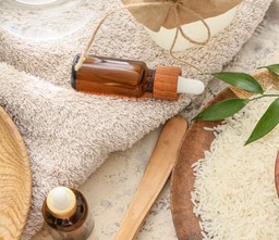 dodaj dwie łyżki i postaw na półce w łazience. przepiękny zapach rozniesie się po całym pomieszczeniu, a po dodaniu świątecznych zapachów może pachnieć bożonarodzeniowo domowy sposób na zapach w łazience