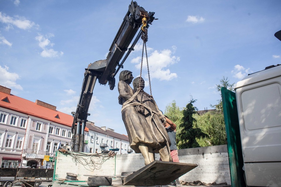 Pomnik pary prezydenckiej jest już w Radomiu