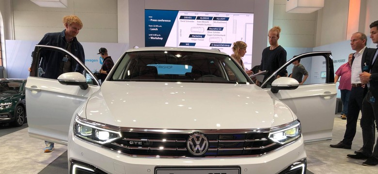 Nowy Volkswagen Passat jak Touareg. Z nową twarzą i naszpikowany innowacjami