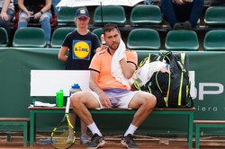 Janowicz przegrał z kwalifikantem w 1. rundzie Challenger Poznań Open