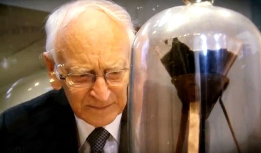 Mejnstoun kaže da je eksperiment dugo bio zaboravljen, pre nego što ga je preuzeo