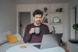 Quiz ortograficzny do porannej kawy. 10/10 tylko dla mistrza