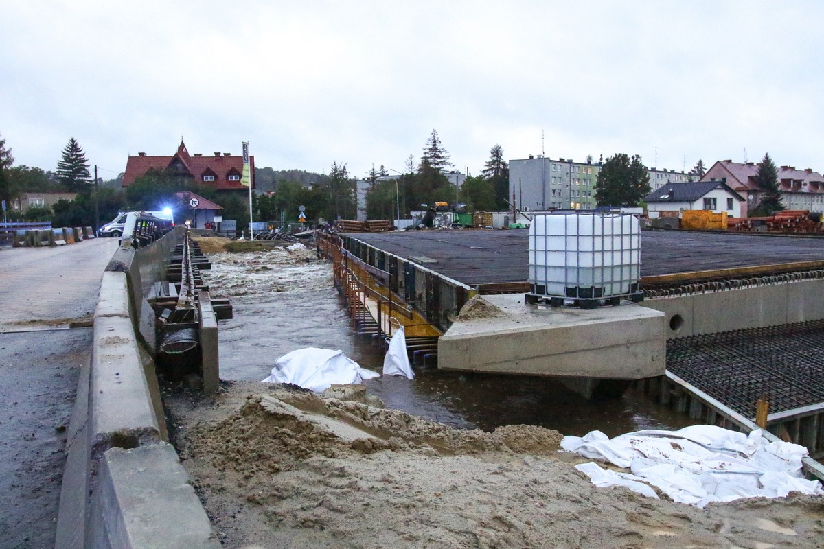  Powódź zniszczyła infrastrukturę. Wojsko pomoże odbudować mosty