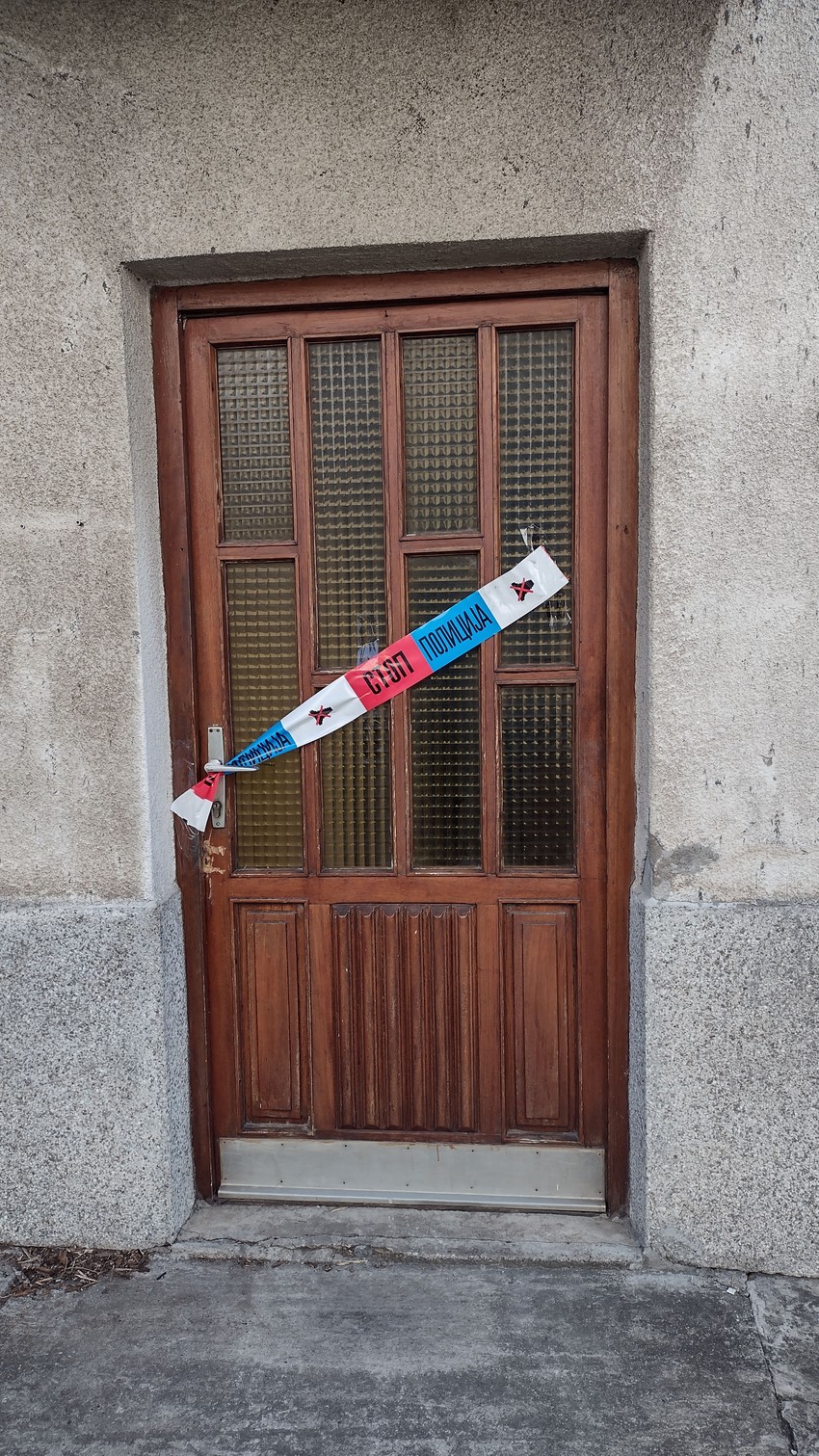 Vrata kuće u Ulici Despota Stefana u kojoj su pronađeni supružnici mrtvi