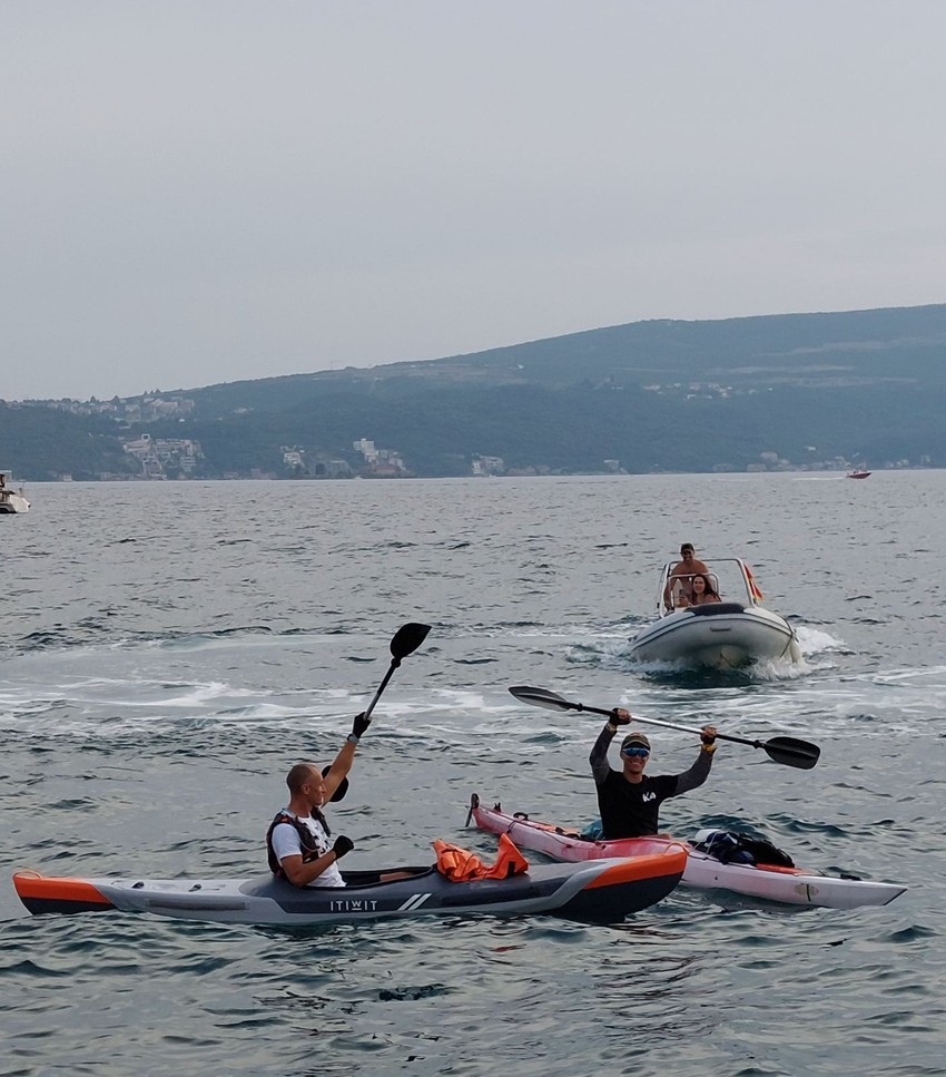 Veslali po devet sati dnevno