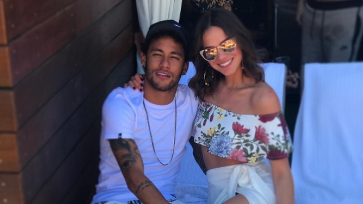 Neymar rozstał się z Bruną Marquezine! Nie byłoby w tym nic nadzwyczajnego, gdyby nie fakt, że zaledwie kilkanaście dni temu wyznawali sobie miłość, podkreślając, że ich uczucie nigdy się nie skończy.