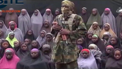 Elrabolt diáklányokról közöltek videót a terroristák
