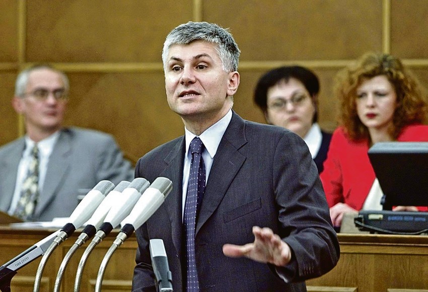 Dr Zoran Đinđić ubijen je 12. marta 2003. godine, tri meseca nakon što se Šešelj predao Hagu