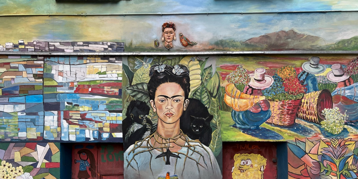 Portret Fridy Kahlo jest ozdobą wrocławskiej ulicy Roosevelta