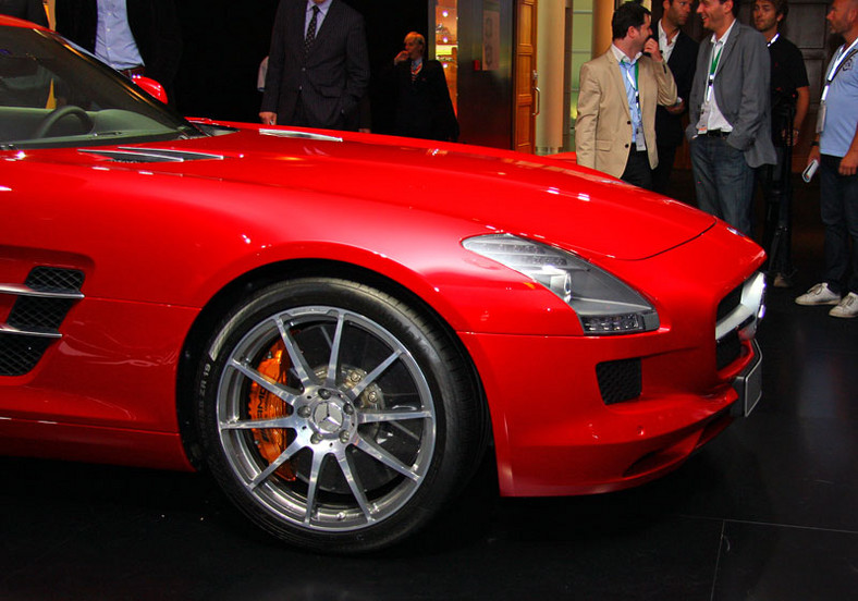 IAA Frankfurt 2009: Mercedes-Benz SLS AMG – Gullwing XXI wieku, pierwsze wrażenia