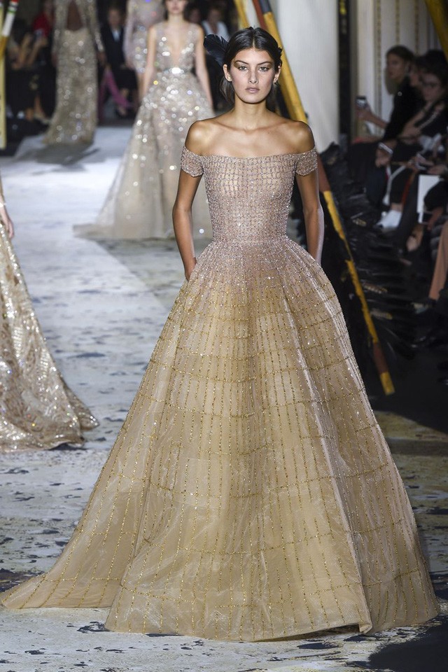 A párizsi haute couture divathét ismét tartogatott magyar szenzációt