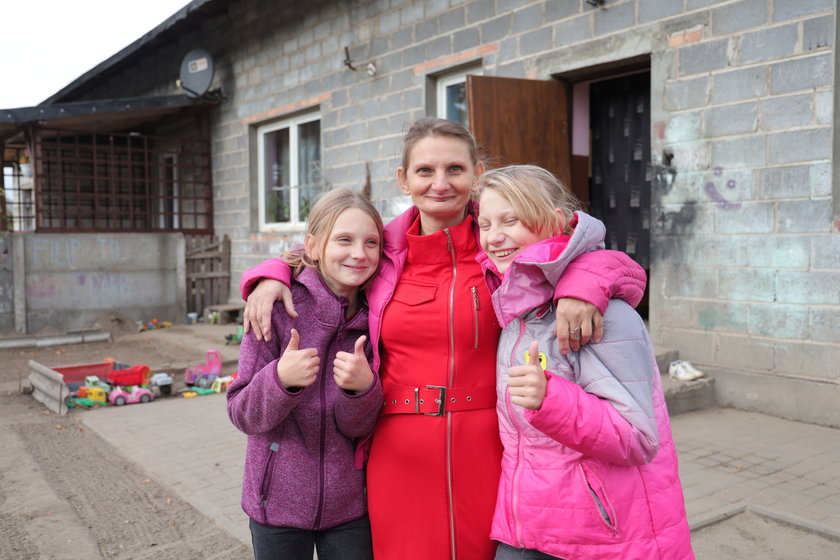 Kończą budowę domu dla pani Magdy i jej piętnaściorga dzieci