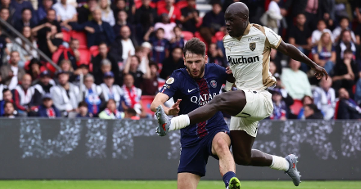 Paris Saint-Germain zdobyło komplet punktów, ale straciło Chwiczę Kwaracchelię